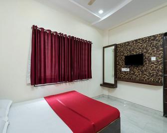 Hotel Sai Rajaram Palace - Shirdi - Bedroom