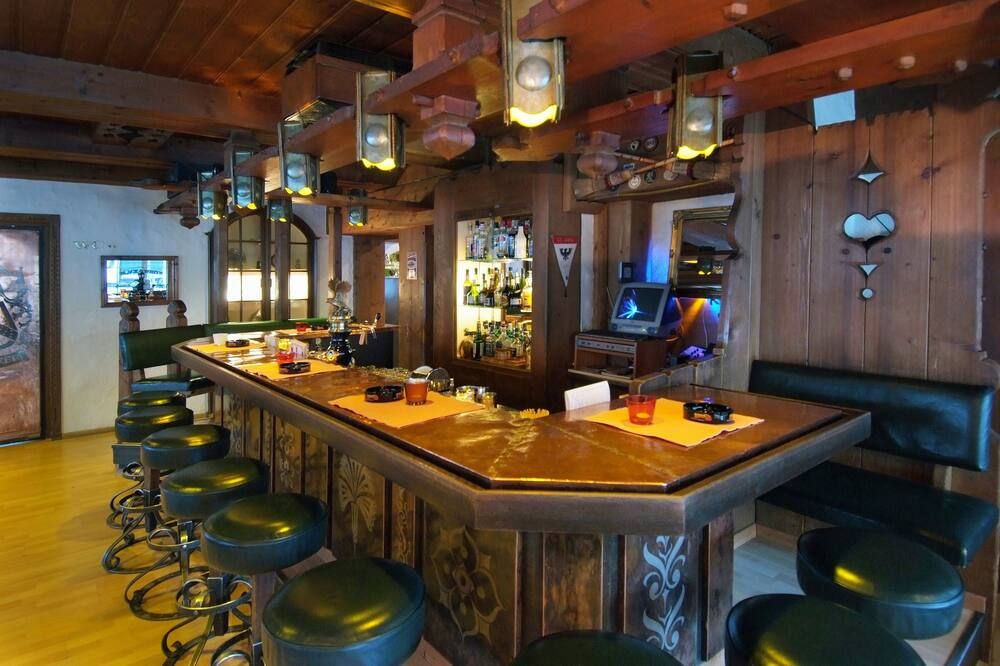 Chalet Hotel Adler - Kandersteg - Bar
