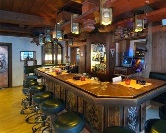 Chalet Hotel Adler - Kandersteg - Bar