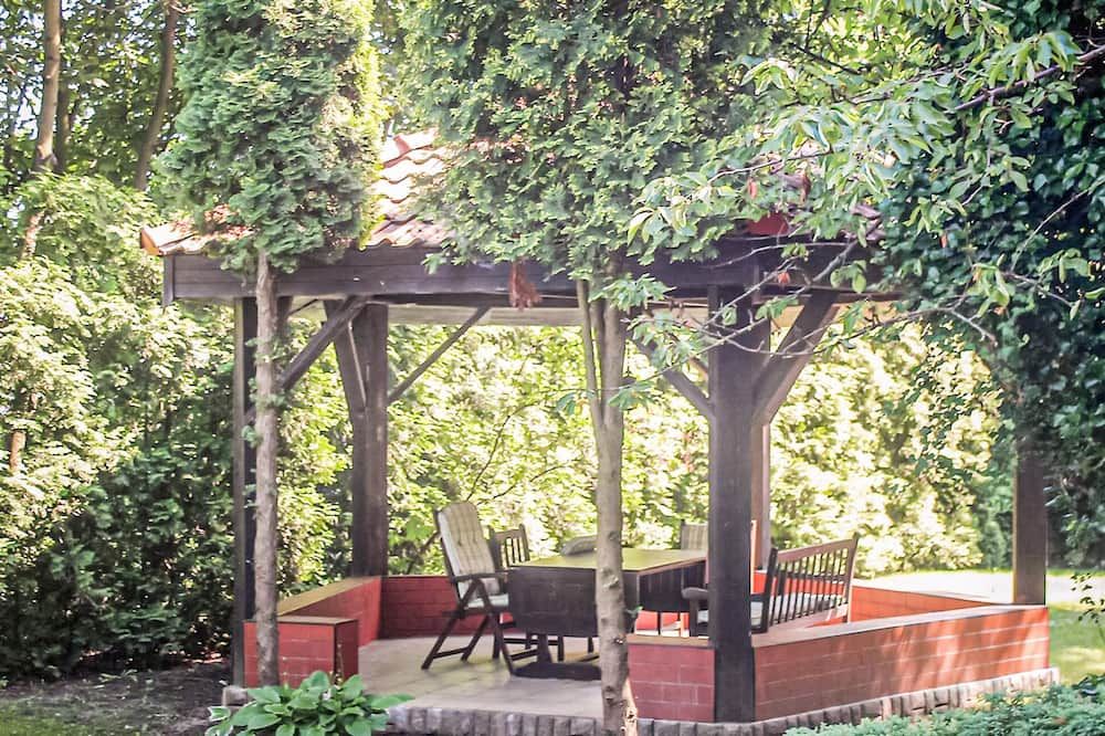 نايس أبارتمنت إن جدانسك ويذ ويفي آند 2 بد رومز - غدانسك - شرفة مرصوفة