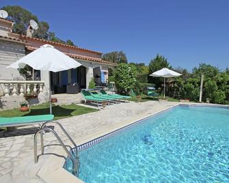 Villa in Bagnols with Pool & Near Nature Parks - Bagnols-en-Forêt - Pool
