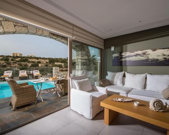 Diamond Village - הרסוניסוס - מרפסת