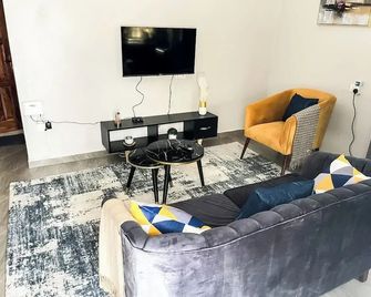 Yo House Muyenga - Kampala - Living room