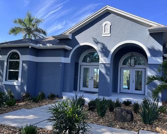 Fall in Naples - Game Room pvt pool hot tub impeccable decor - Naples - Gebäude