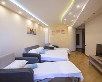 Umba Apartment N4 - balcony and Mount Ararat view - Eriwan - Schlafzimmer