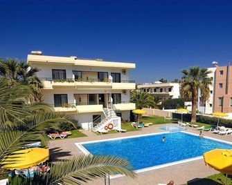 Anita Apart-Hotel - Ιαλυσός - Πισίνα