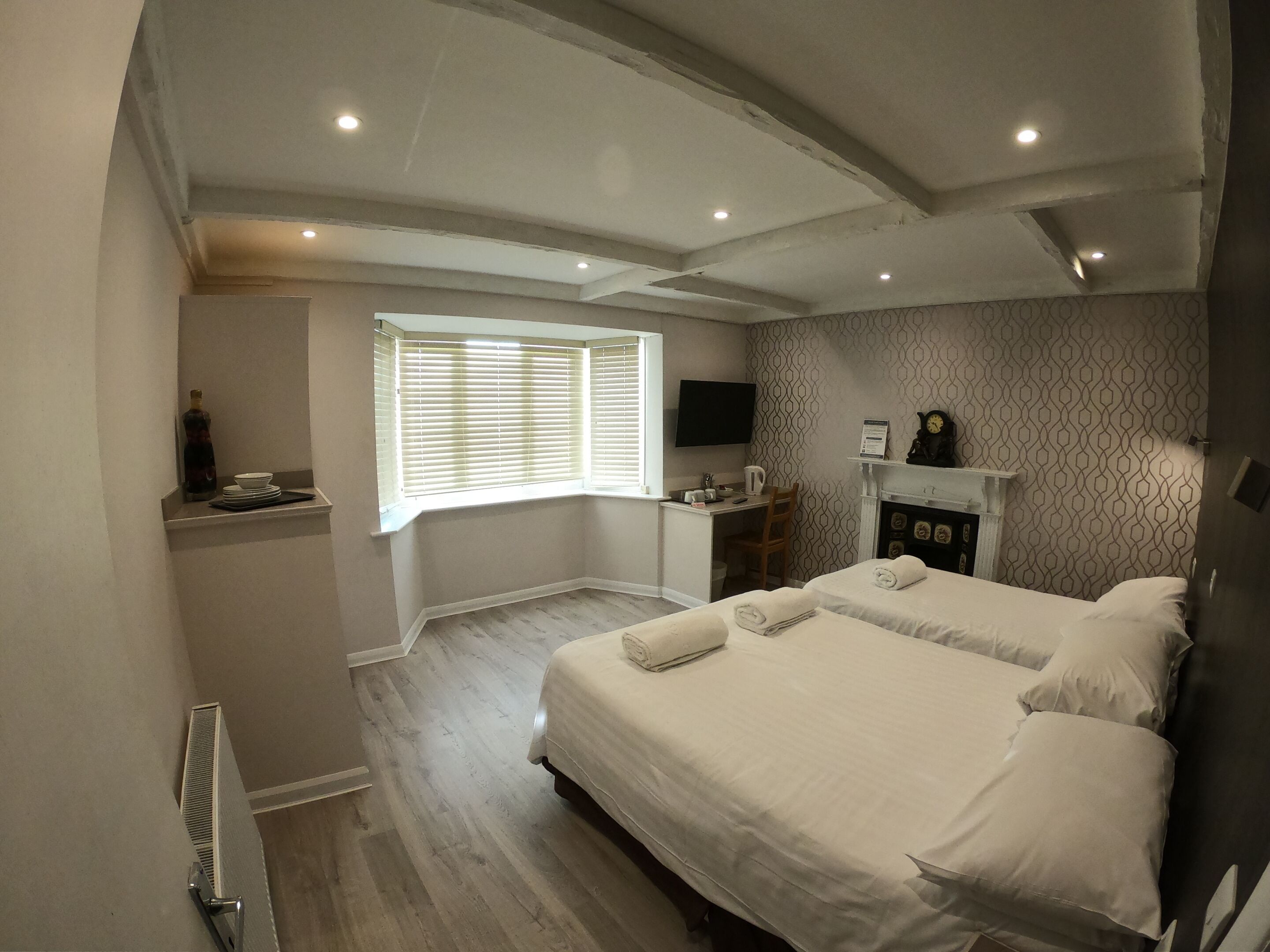 Debden Guest House - Uxbridge