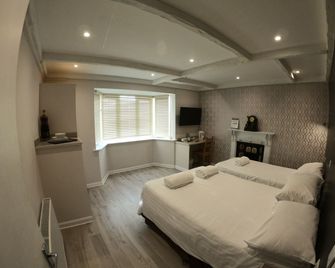 Debden Guest House - Uxbridge