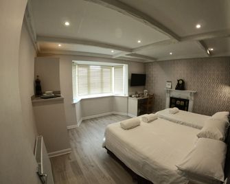 Debden Guest House - Uxbridge