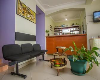 New Fort View Hotel - Nkingo - Bar