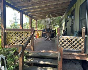 Island Escape on Long Lake - Madawaska - Patio