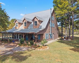 Fits 16+Next to Lake Murray+Fire Pit+Playground+Wood Burning Stove Fireplace - Ardmore - Edificio