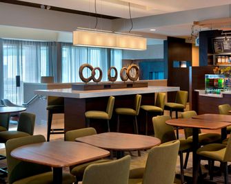 Courtyard by Marriott Norwalk - Норволк - Бар