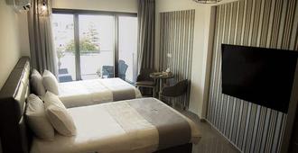 Jimmy's Suites - Larnaca - Bedroom