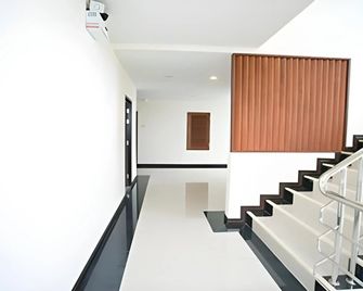 The Capital Hotel - Роі Ет - Сходи