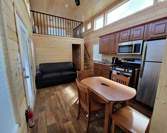 Grand Canyon Tiny Homes - Valle - Kitchen