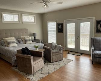 Relaxing Rock Creek Cottage on Smith Lake - Arley