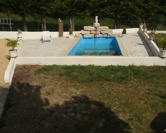 T 2 De 60 M2 Clim A La Campagne Avec Bbq Et Piscine - Taluyers - Piscina