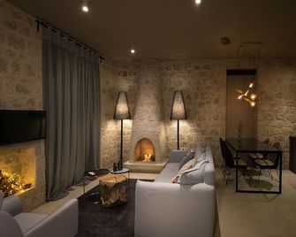 Enjoy The Relaxation Of Chic Seaside Living In A Sea View Stone Villa - Stoupa - Living room