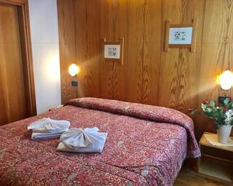 Hotel Monti Pallidi - Moena - Yatak Odası