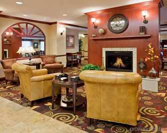 Holiday Inn Express & Suites Mitchell By IHG - Mitchell - Lobi