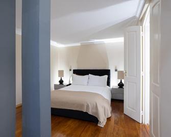 Charming Apt in Historic House - Coimbra - Bedroom