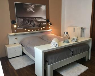 Superb Cottage Between Land And Sea - Taulé - Habitación
