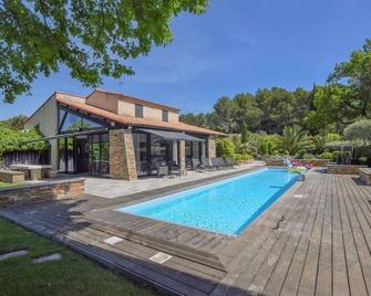 Villa + Unusual Housing With Heated Pool - Trans-en-Provence - Zwembad