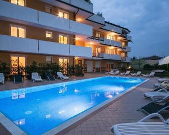 Ferretti Residence Garda Palace - Peschiera del Garda - Piscine