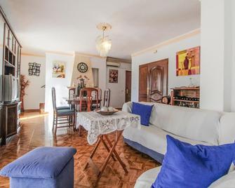 Amazing Home In Sedella With Wifi And 4 Bedrooms - Sedella - Soggiorno