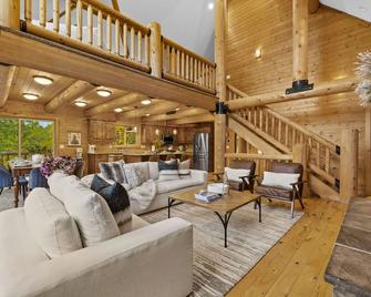 Luxury Wood-Log Cabin - Your Park City Mountain Getaway - Sleeps 10+ - Coalville - Sala de estar