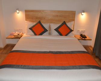 Revking at Hotel Batra - Ambāla - Habitación