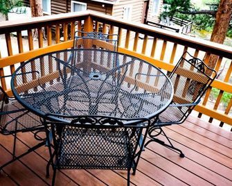 Immaculate Seashell River Cabin At Estes Park - Estes Park - Balcony