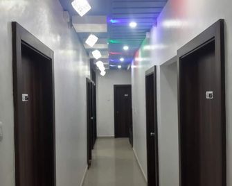 Hotel holiday Era Lodging - Aurangabad - Gang