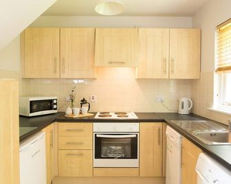 Castle Gardens 3 Bed 4011 - Bunratty - Kitchen