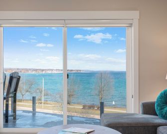 539 Bay Street Traverse City - Luxury Downtown Residences - Traverse City