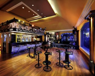 Novotel Solo - Surakarta City - Bar