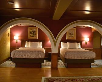 Manresa Castle - Port Townsend - Bedroom