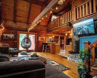 The Perfect Family Cabin Retreat! 3br|2bth - Tilton - Living room