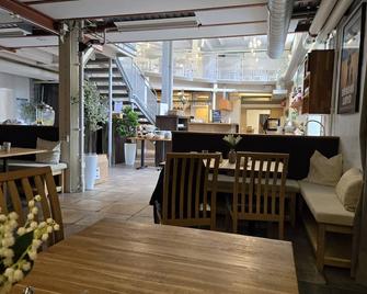 Norrqvarn Hotel & Resort by Vänerport - Lyrestad - Bar