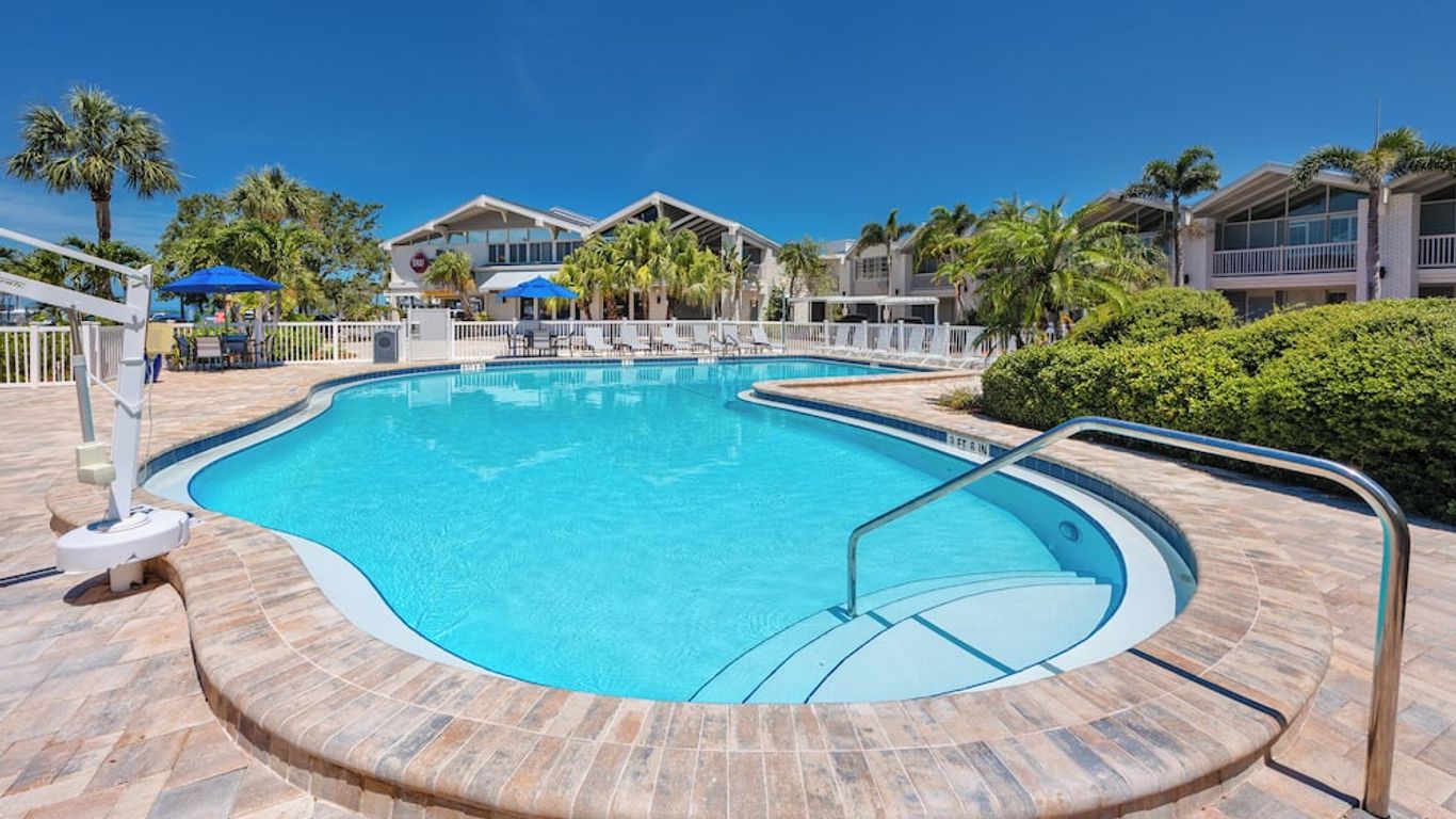 Best Western Plus Yacht Harbor Inn