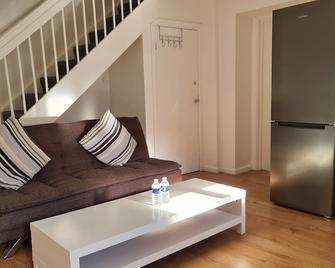 Grace Apartments - Living Stone 1 - Ashford - Obývací pokoj