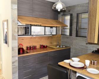 Hyswan - Krugersdorp - Kitchen