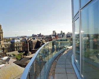 Premier Suites Liverpool - Liverpool - Balcony