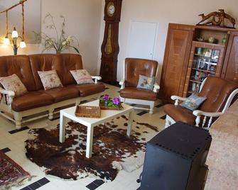 Between Morvan and vineyards family home with private pond - Tintry - Sala de estar