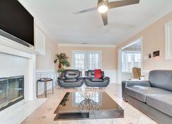 Welcoming Raleigh Home Near Dining and Shops! - Raleigh - Wohnzimmer