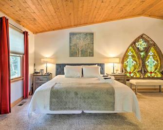 Secluded Leesburg Retreat w/ Private Hot Tub! - Middleburg - Bedroom