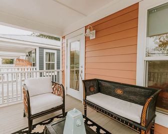 Mermaid's Muse - Includes Golf Cart! Close to Beach & Downtown Ocean Springs! - St Martin - Balcone