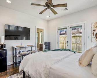 Clay Studio in the heart of EADO - هيوستن - غرفة نوم