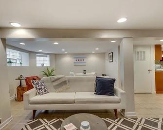 Charming 2 Bedroom Apartment in Logan Square by AllSet Turnover - Chicago